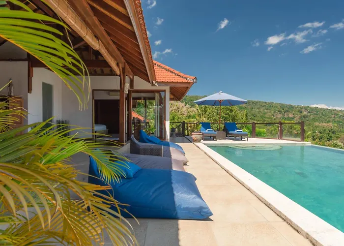 Mia With Amazing Pool Villa Lovina Beach