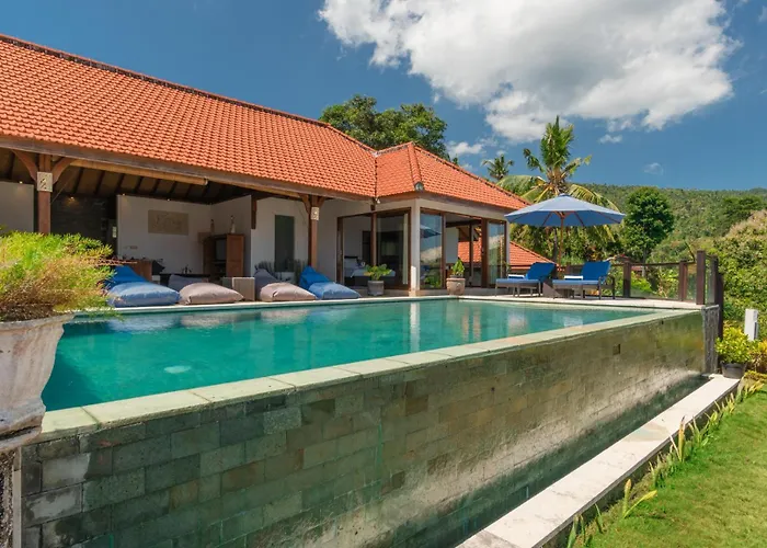 Mia With Amazing Pool Villa Lovina Beach