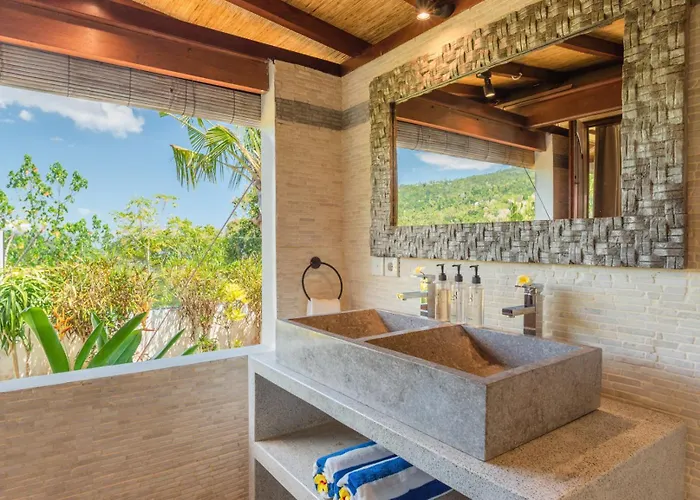 Mia With Amazing Pool Villa Lovina Beach